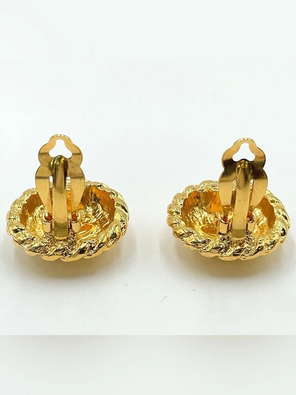 CHANEL🌟Gold Interlocking CC Rope-Trim Button Earrings W/Chanel box &bag